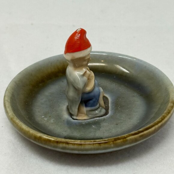 VTG Wade Irish Porcelain Leprechaun Gnome Elf Pixie Cobbler Pin Trinket Dish - Picture 4 of 8